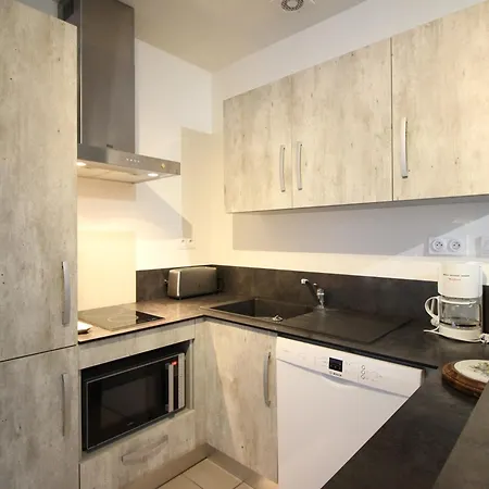 Bel F3 Au 2eme Etage, A 50m Des Thermes, Bien Equipe, 6 Couchages, Ideal Pour Cures Et - Fr-1-415-65 Apartment *