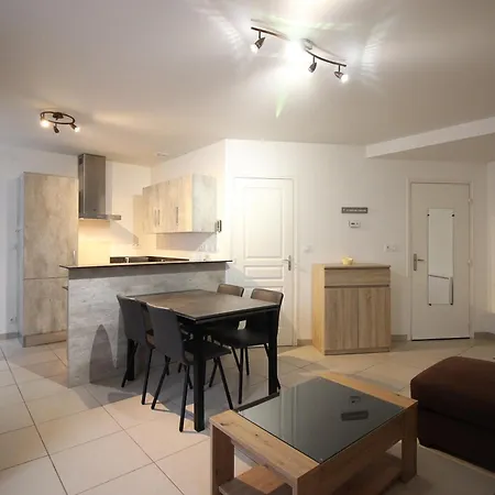 Bel F3 Au 2eme Etage, A 50m Des Thermes, Bien Equipe, 6 Couchages, Ideal Pour Cures Et - Fr-1-415-65 Apartment Le Mont-Dore